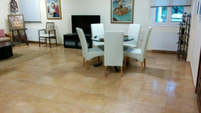Lovely 2-Bedroom Apartment At Greek Riviera